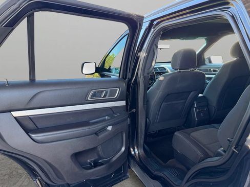 Used 2017 Ford Explorer XLT AWD/4WD image 14