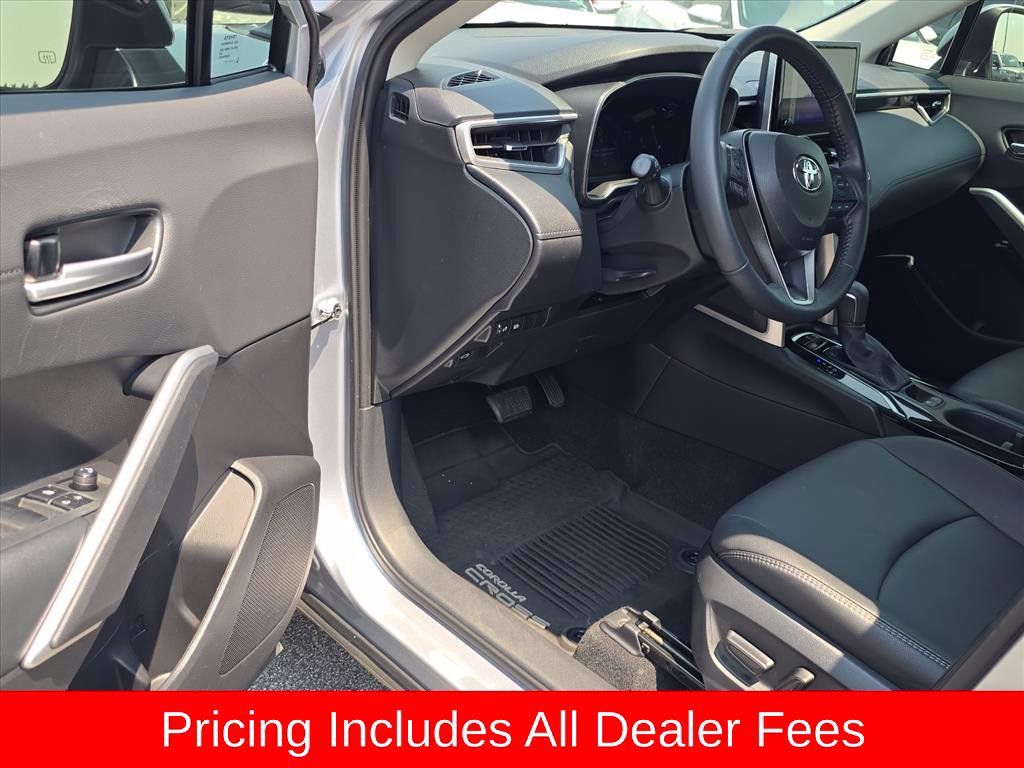 Used 2024 Toyota Corolla Cross XLE w/ Convenience Package AWD/4WD image 9