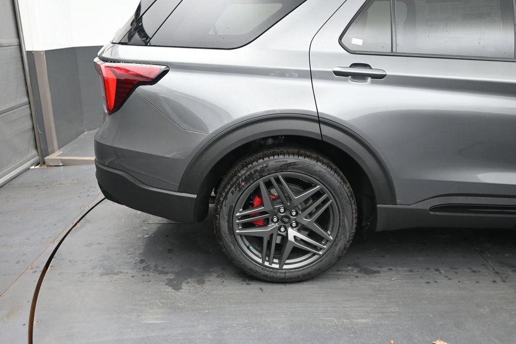 New 2026 Ford Explorer Platinum w/ LUX Leather Package AWD/4WD image 11