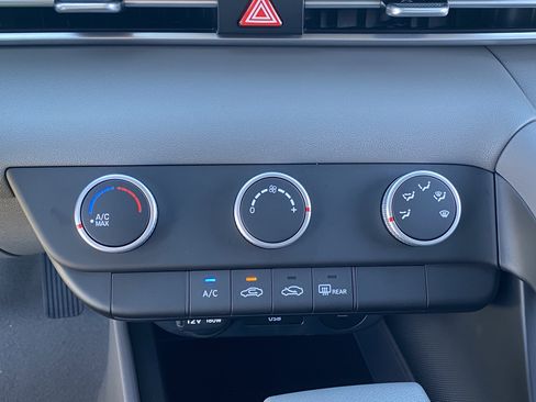 New 2026 Hyundai Elantra SE FWD image 23
