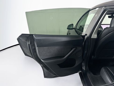 Used 2025 Tesla Model Y Performance AWD/4WD image 27