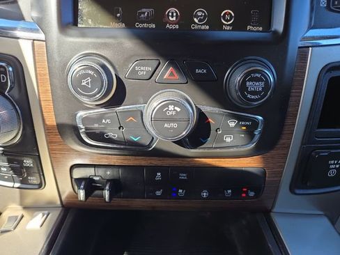 Used 2014 RAM 1500 Laramie w/ Convenience Group image 28