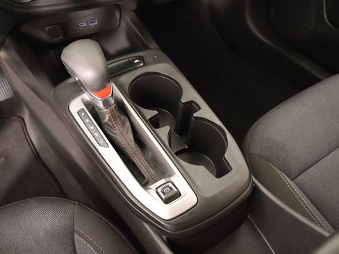Used 2025 Chevrolet Trax RS w/ Driver Confidence Package FWD image 8