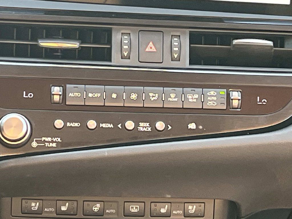 Used 2023 Lexus ES 350 w/ Premium Package FWD image 16