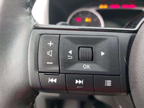 Used 2023 Nissan Rogue SV w/ SV Premium B Package FWD image 19