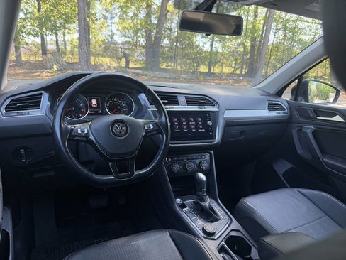 Used 2019 Volkswagen Tiguan SE w/ 3rd Row Seat Package image 16
