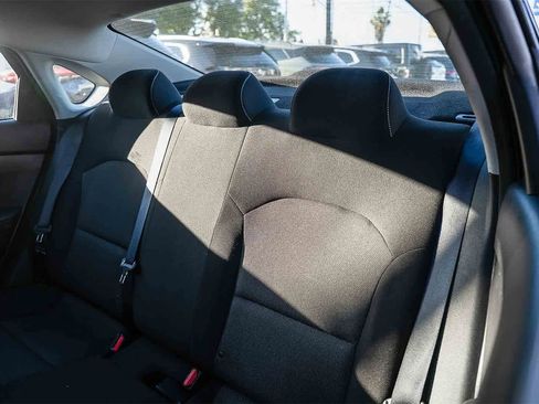 Used 2023 Kia Forte LX image 18