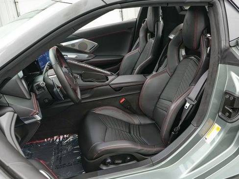 Used 2022 Chevrolet Corvette Stingray Premium Conv w/ Z51 Performance Package RWD image 24