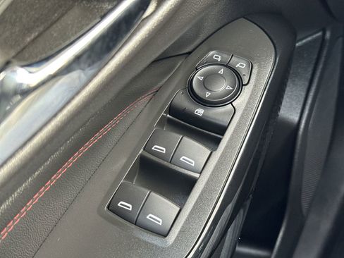 Certified 2025 Chevrolet Trax RS w/ Sunroof Package image 15