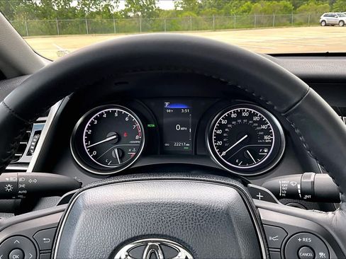 Used 2024 Toyota Camry SE w/ Convenience Package FWD image 26