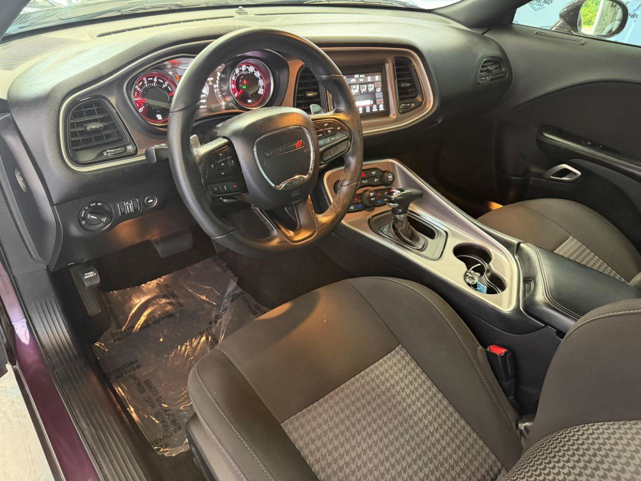 Used 2022 Dodge Challenger R/T RWD image 13