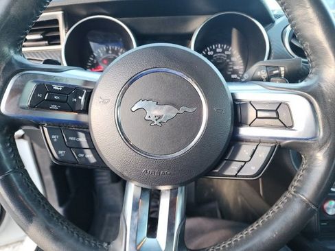 Used 2018 Ford Mustang Coupe image 22