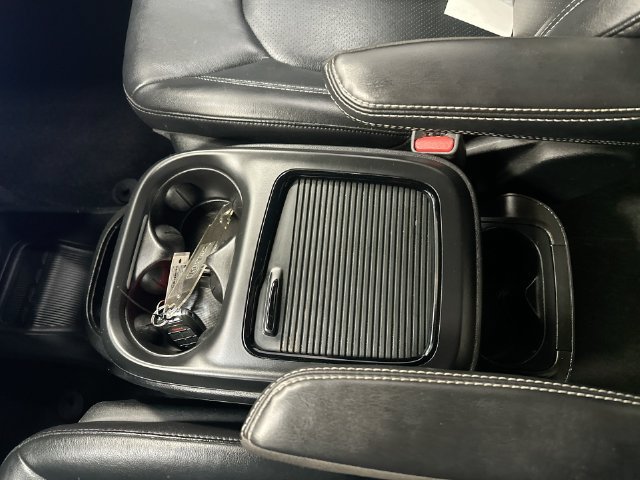 Used 2022 Chrysler Pacifica Touring-L w/ Uconnect Theater Family Group FWD image 24