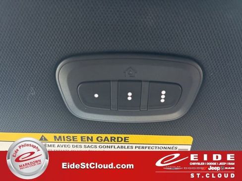 New 2026 Chrysler Pacifica Select image 44