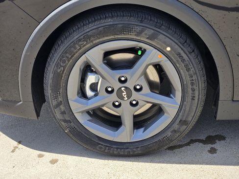 New 2026 Kia K4 LXS image 8