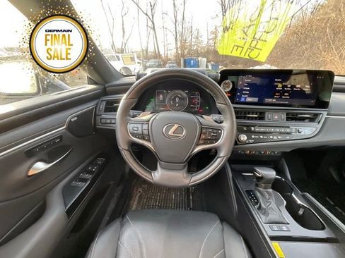 Certified 2025 Lexus ES 300h w/ Luxury Package image 13