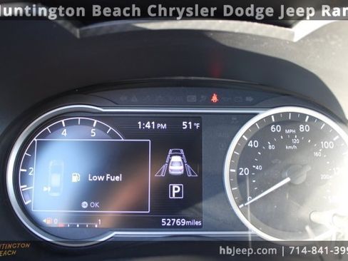 Used 2023 Nissan Versa SV image 18