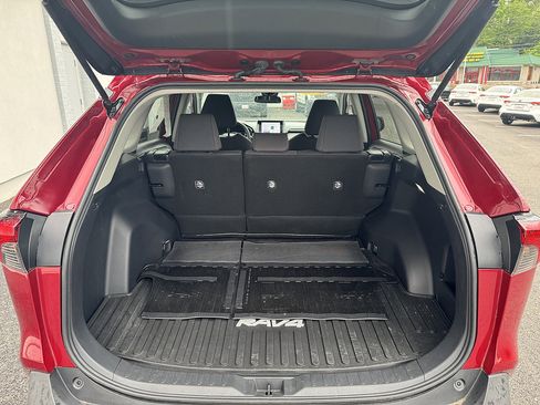 Certified 2023 Toyota RAV4 LE FWD image 10