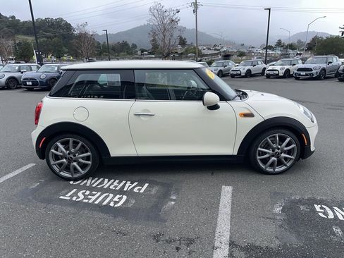 Used 2019 MINI Cooper 2-Door Hardtop image 6