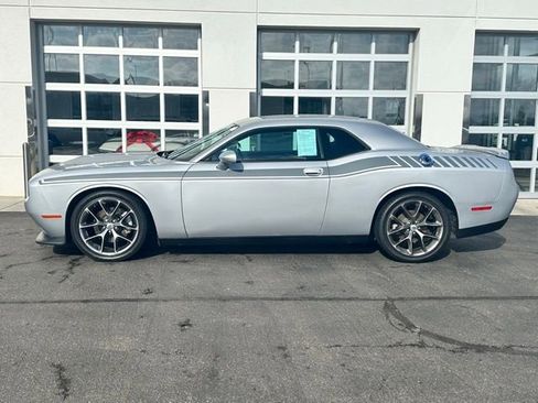 Used 2022 Dodge Challenger GT image 3