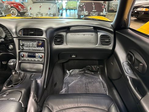 Used 2002 Chevrolet Corvette w/ Preferred Equipment Group2 image 67