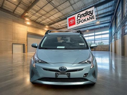 Used 2018 Toyota Prius Two w/ Prius Two Safety Plus Package FWD image 2