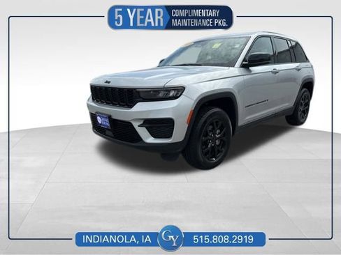 Used 2025 Jeep Grand Cherokee Altitude image 1