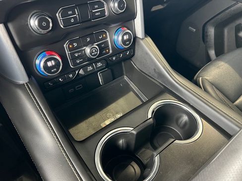 Used 2023 GMC Yukon XL SLT image 35