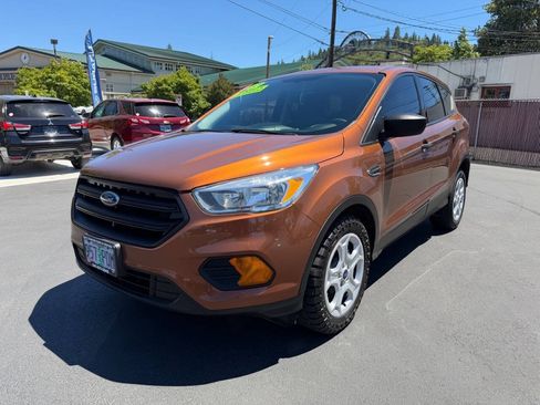 Used 2017 Ford Escape S FWD image 4