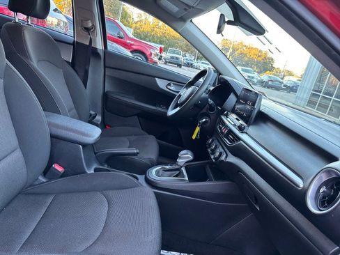 Used 2023 Kia Forte LXS image 13