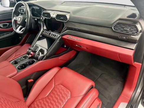 Used 2022 Lamborghini Urus AWD/4WD image 16