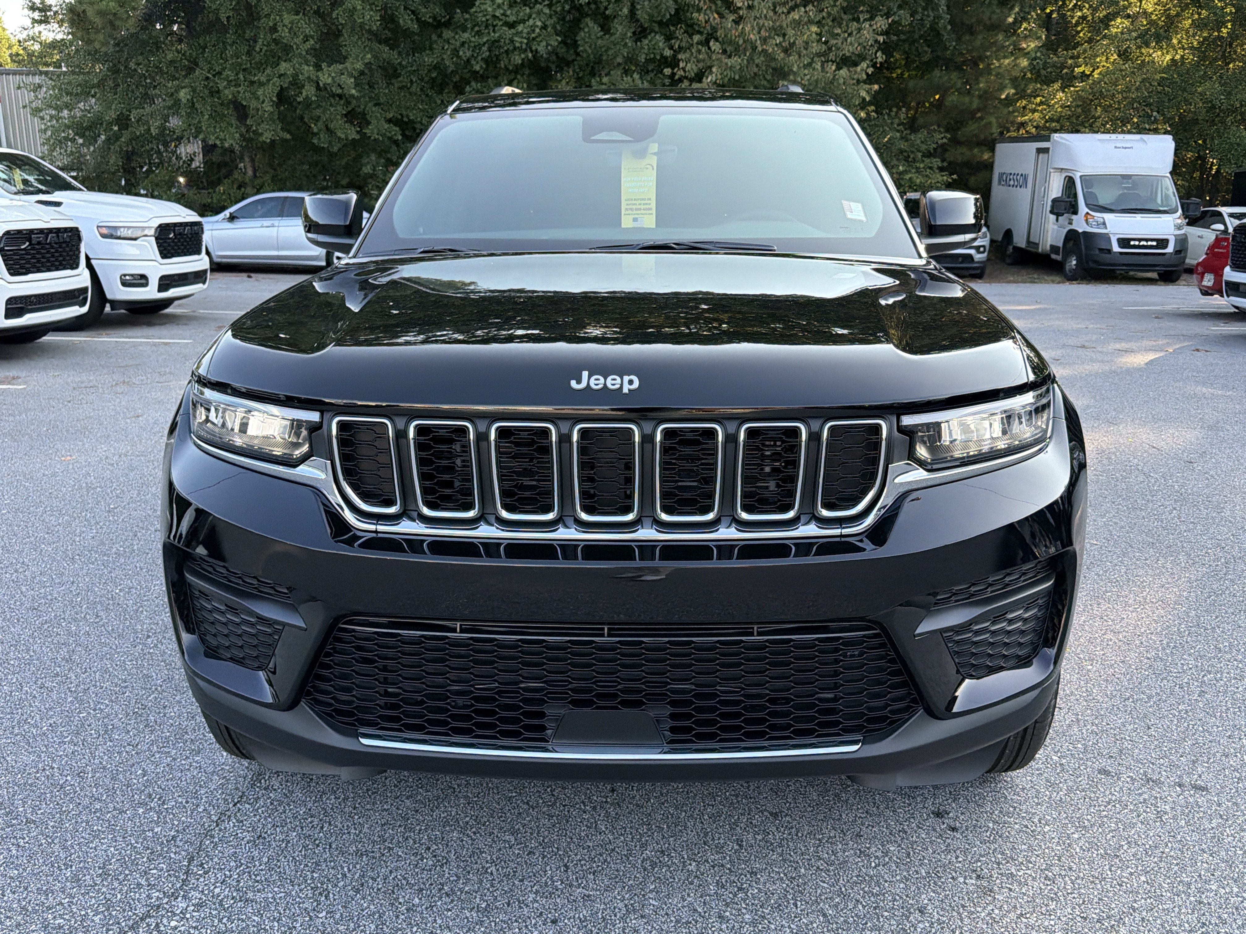 New 2027 Jeep Grand Cherokee Laredo X RWD image 3