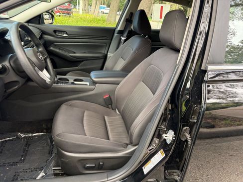 Used 2025 Nissan Altima 2.5 SV FWD image 26