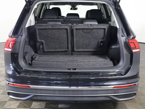 Used 2023 Volkswagen Tiguan SE FWD image 19