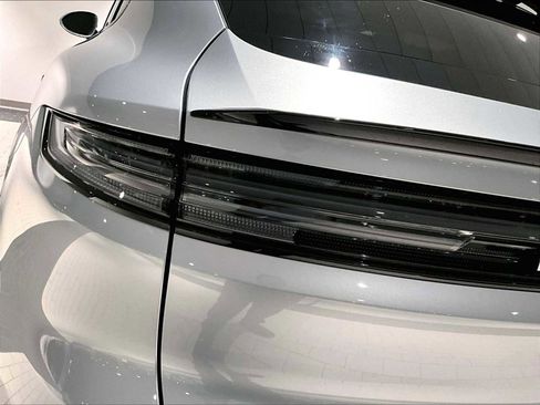 Used 2025 Porsche Cayenne S image 34