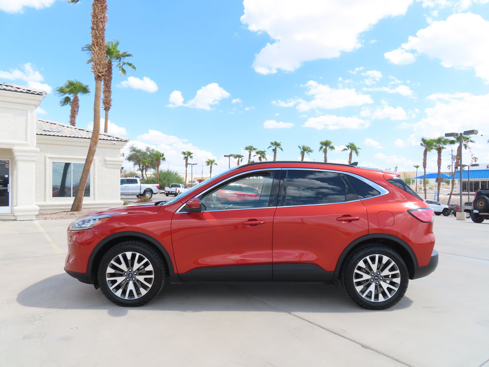 Used 2020 Ford Escape Titanium AWD/4WD image 4