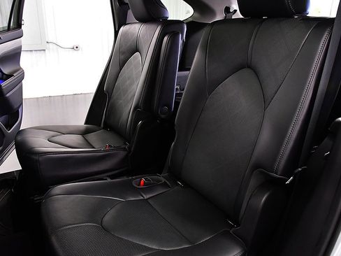 Used 2022 Toyota Highlander Platinum image 31