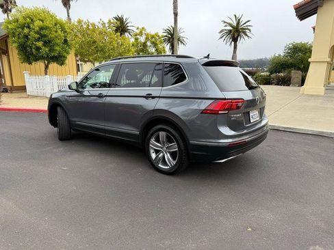 Used 2018 Volkswagen Tiguan SE AWD/4WD image 2