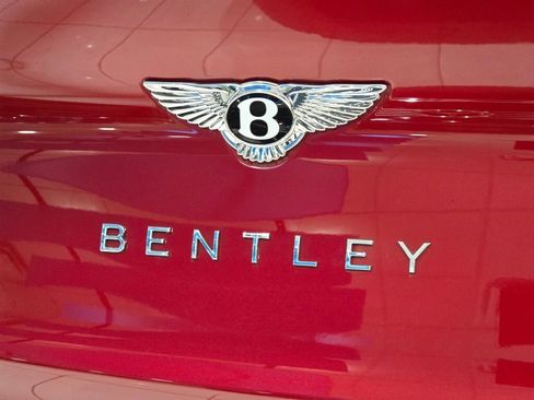 Used 2022 Bentley Bentayga image 29