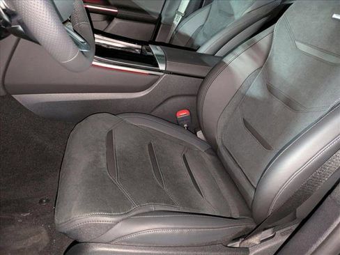 New 2025 Mercedes-Benz GLC 63 AMG S image 4