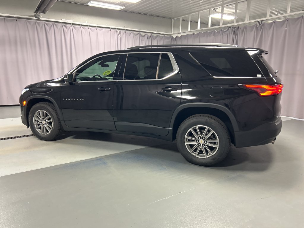 Used 2023 Chevrolet Traverse LT FWD image 4