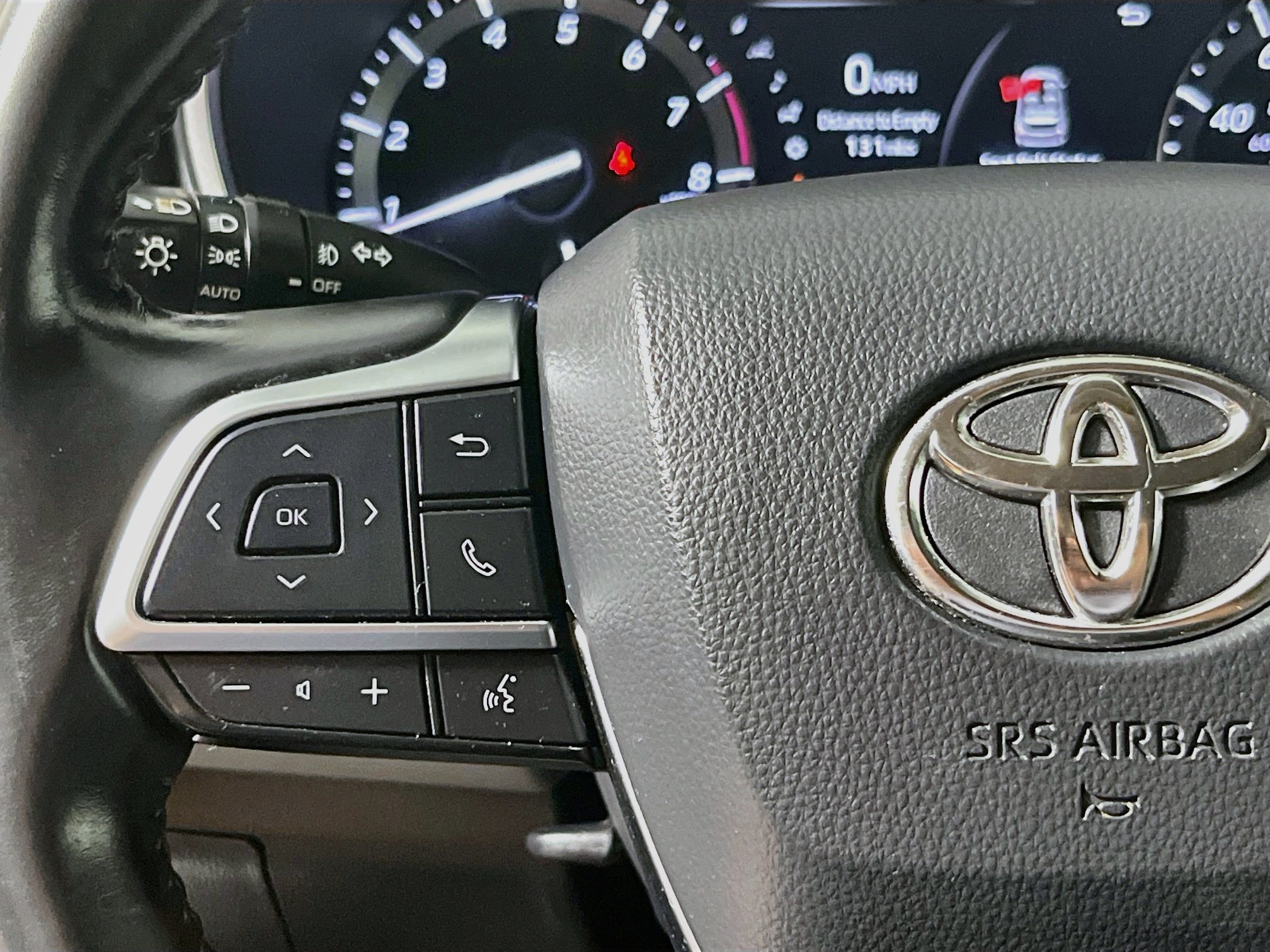 Used 2021 Toyota Highlander XLE FWD image 18