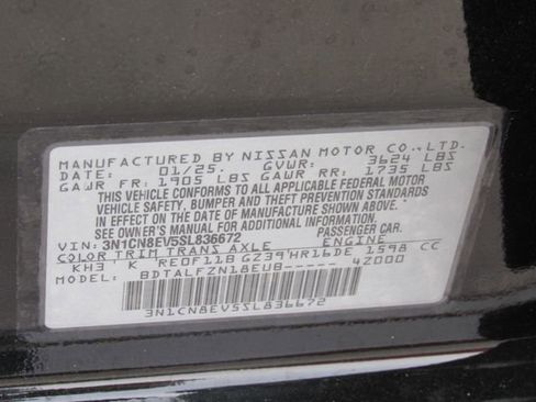 Used 2025 Nissan Versa SV image 20