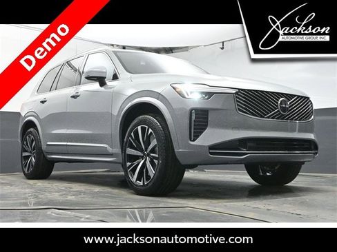 New 2025 Volvo XC90 B6 Core w/ Protection Package image 34