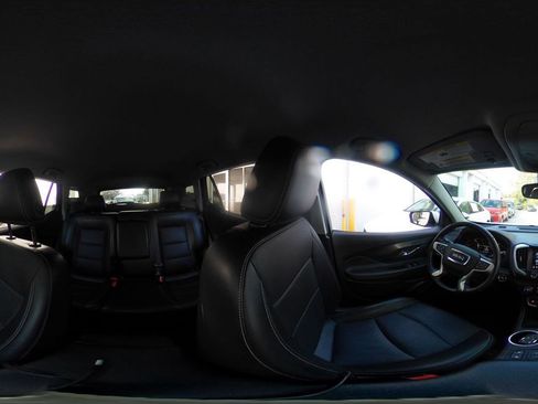 Used 2024 GMC Terrain SLT image 43