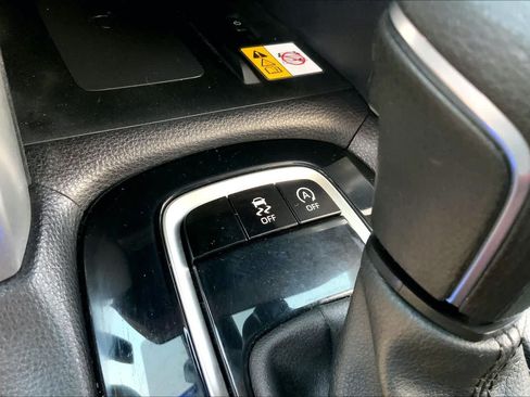 Used 2022 Toyota Corolla Cross LE FWD image 33