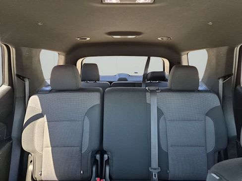 Used 2023 Chevrolet Traverse LT AWD/4WD image 45