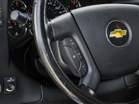 Used 2021 Chevrolet Express 2500 w/ Driver Convenience Package image 21