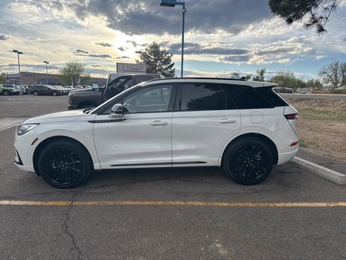 Used 2023 Lincoln Corsair Reserve w/ Equipment Group 202A image 10