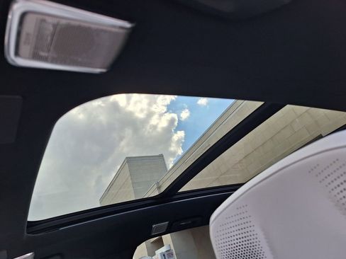 New 2026 Cadillac Vistiq Sport image 17